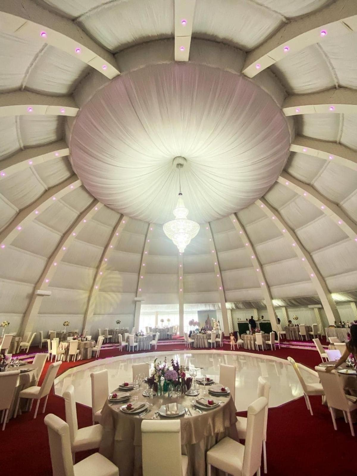 Royal Park Complex Hotel Bascov Екстериор снимка