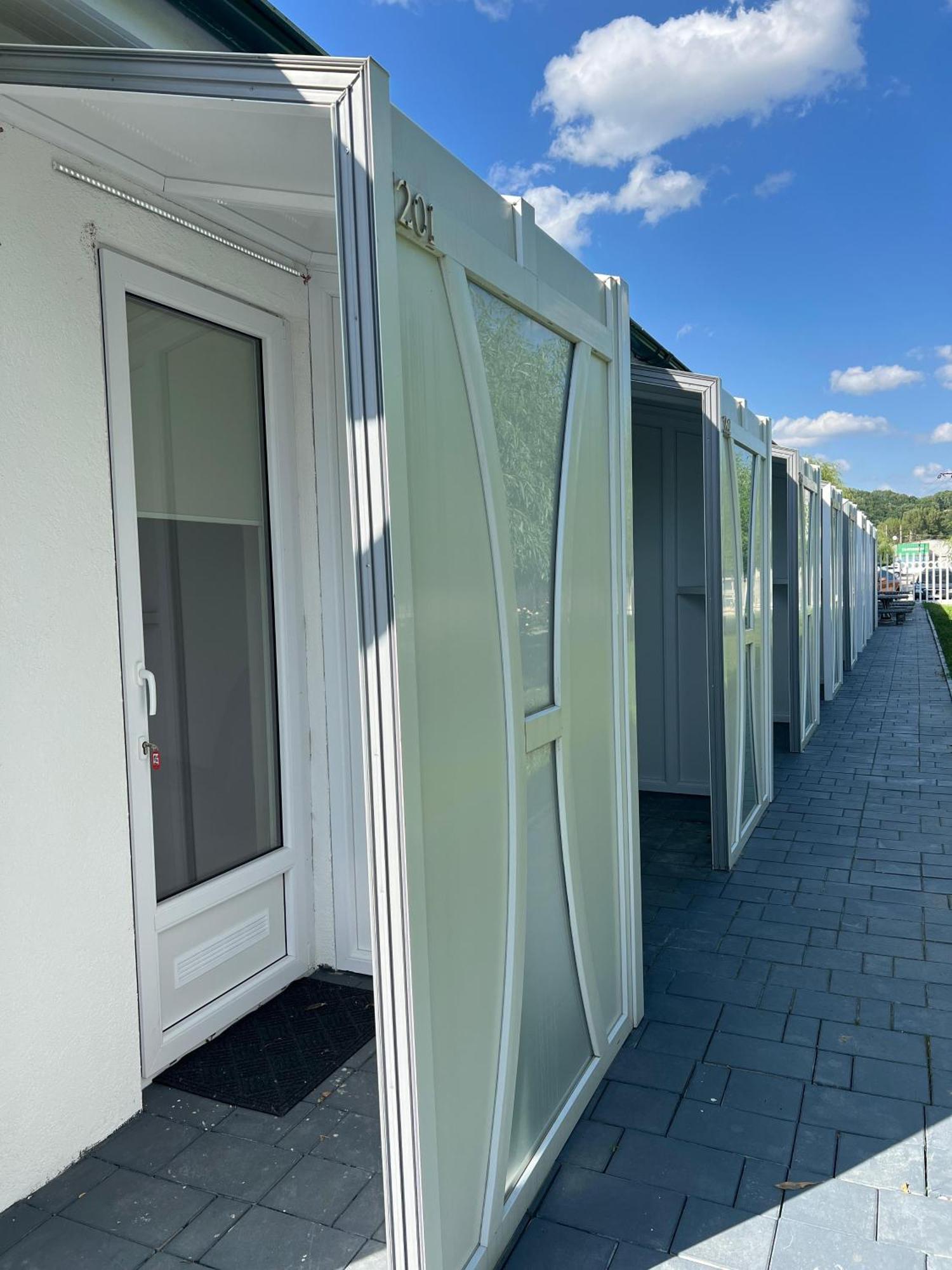 Royal Park Complex Hotel Bascov Екстериор снимка
