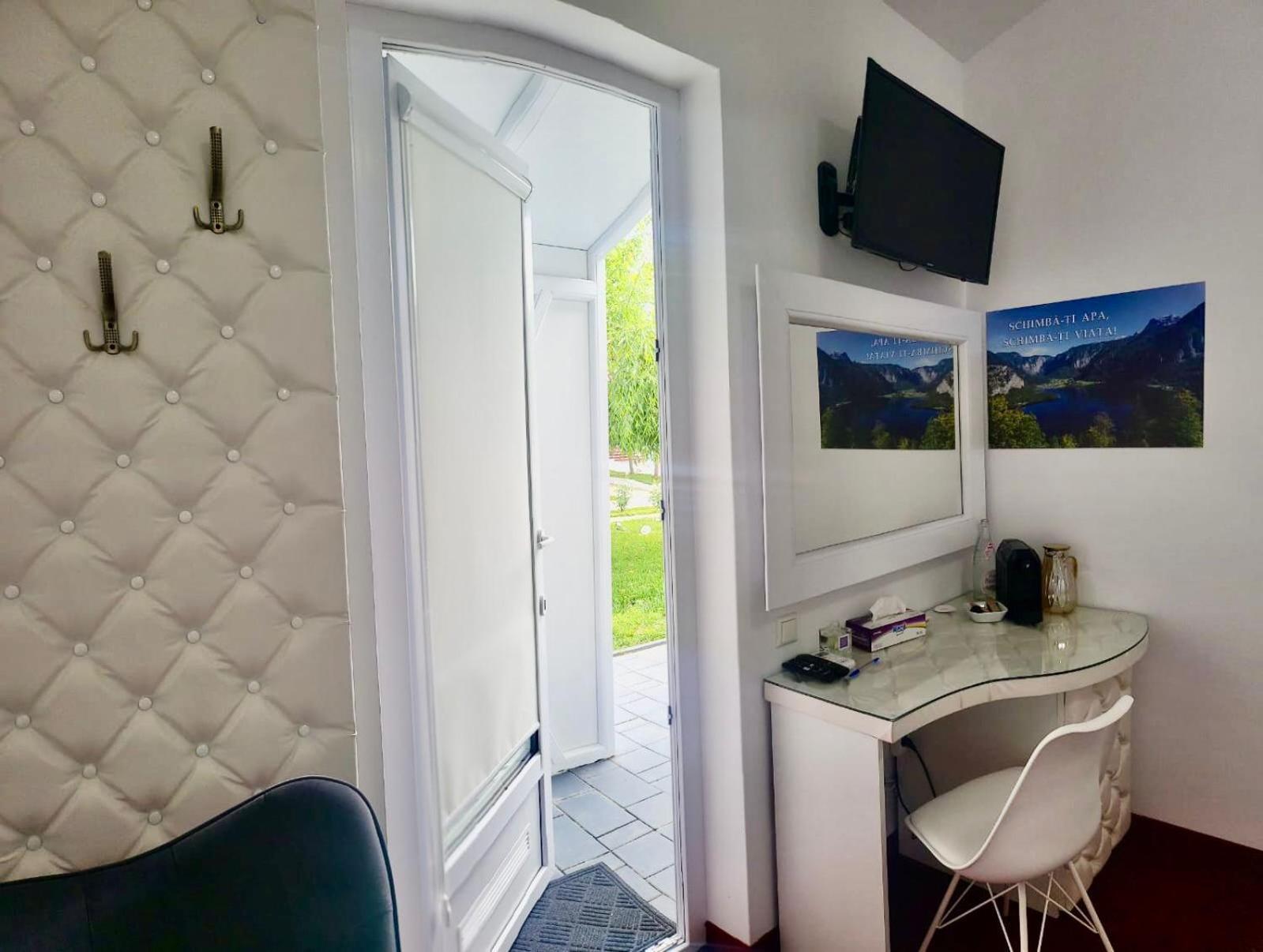 Royal Park Complex Hotel Bascov Екстериор снимка