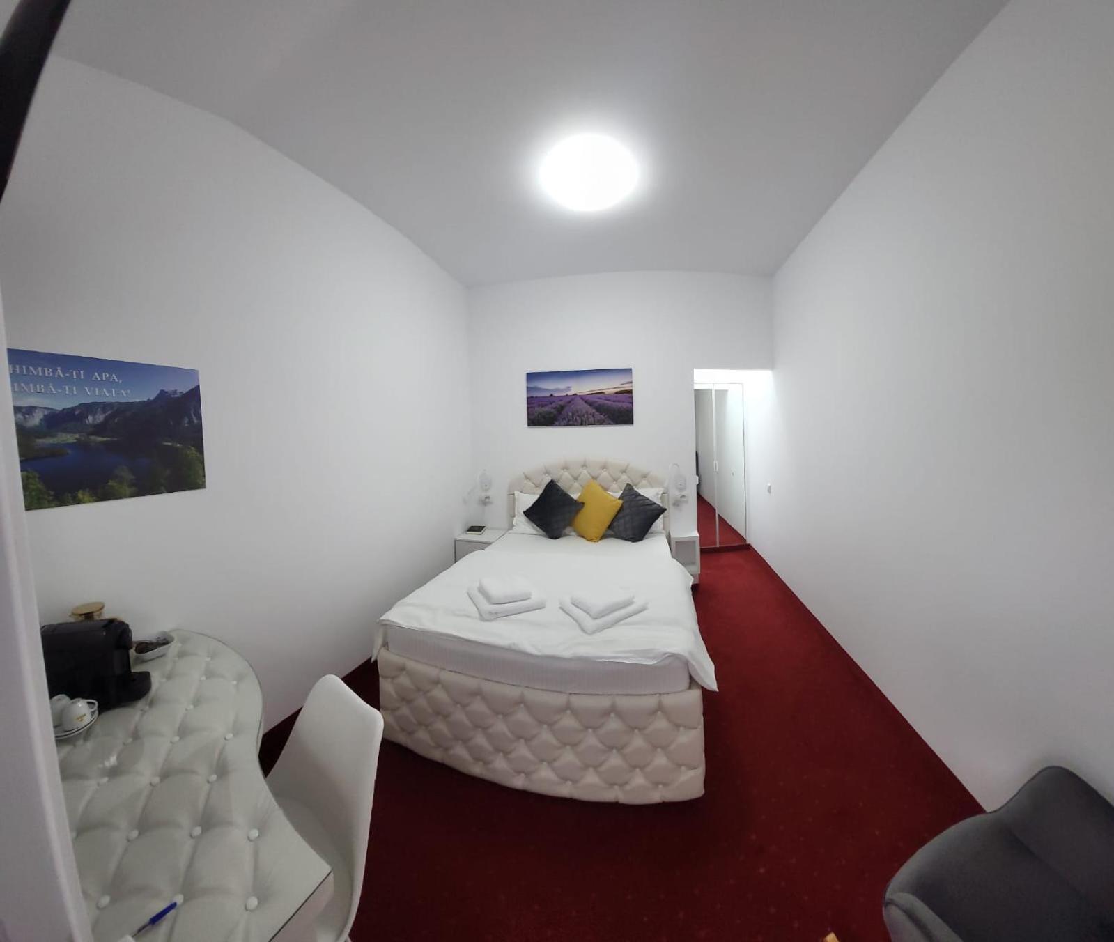 Royal Park Complex Hotel Bascov Екстериор снимка