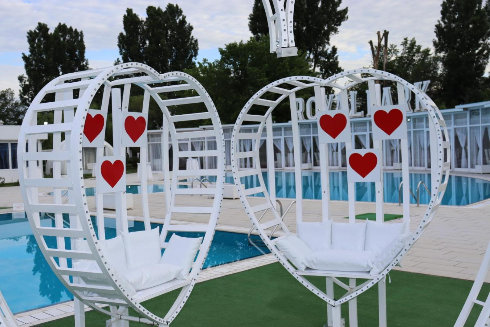 Royal Park Complex Hotel Bascov Екстериор снимка